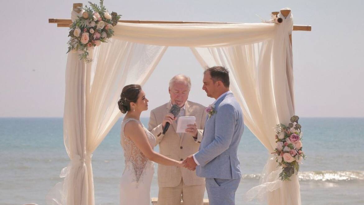 Wedding Officiant in Pompano Beach: How to Choose the Perfect Ceremony Professional